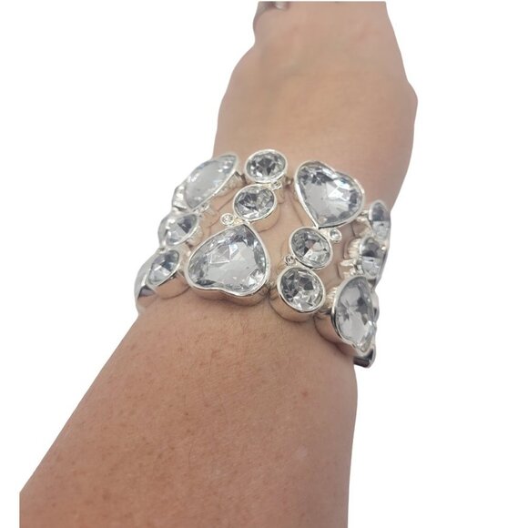 High Polished Silver Color Heart Shaped Crystal Bracelet - Picture 4 of 4